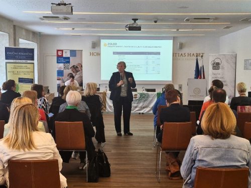 Udeleženci 27. kongresa ZDSS