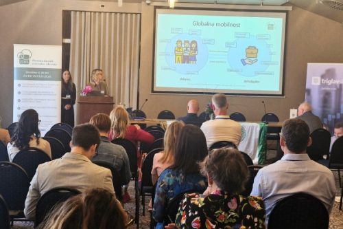 Udeleženci 28. kongresa ZDSS