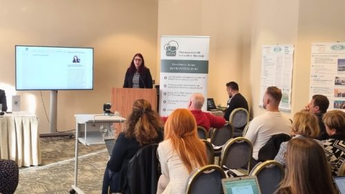 mag. Katja Božič, državna sekretarka, pristojna za davke, carine in druge dajatve ter izboljšanje učinkovitosti javne porabe, na Dnevu ZDSS 2023